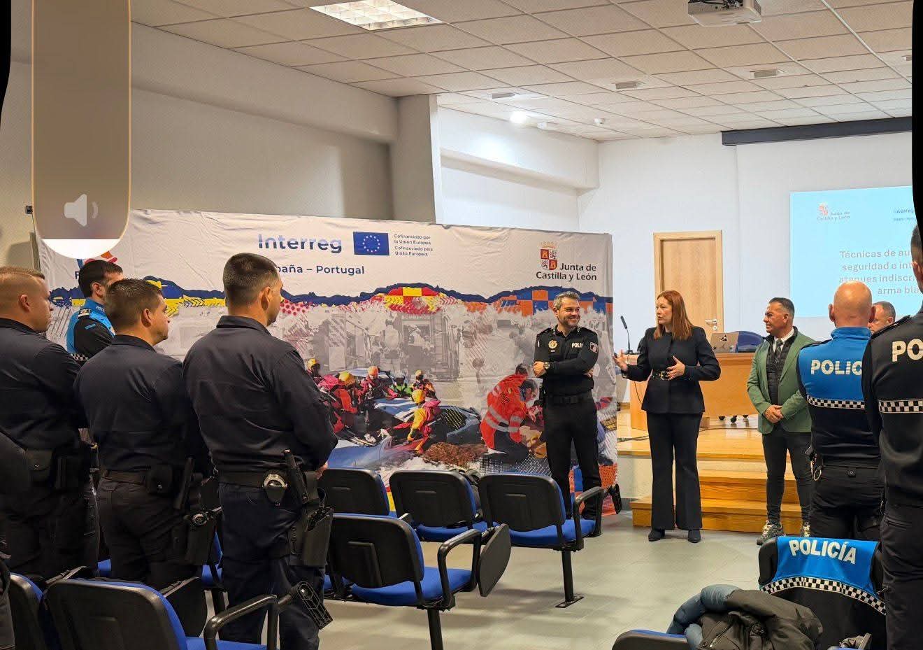Imagen de Foto lona grande Arma Blanca.jpg